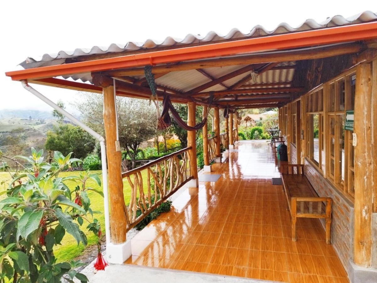 Hostal Taita Cristobal Isinlivi Exterior foto