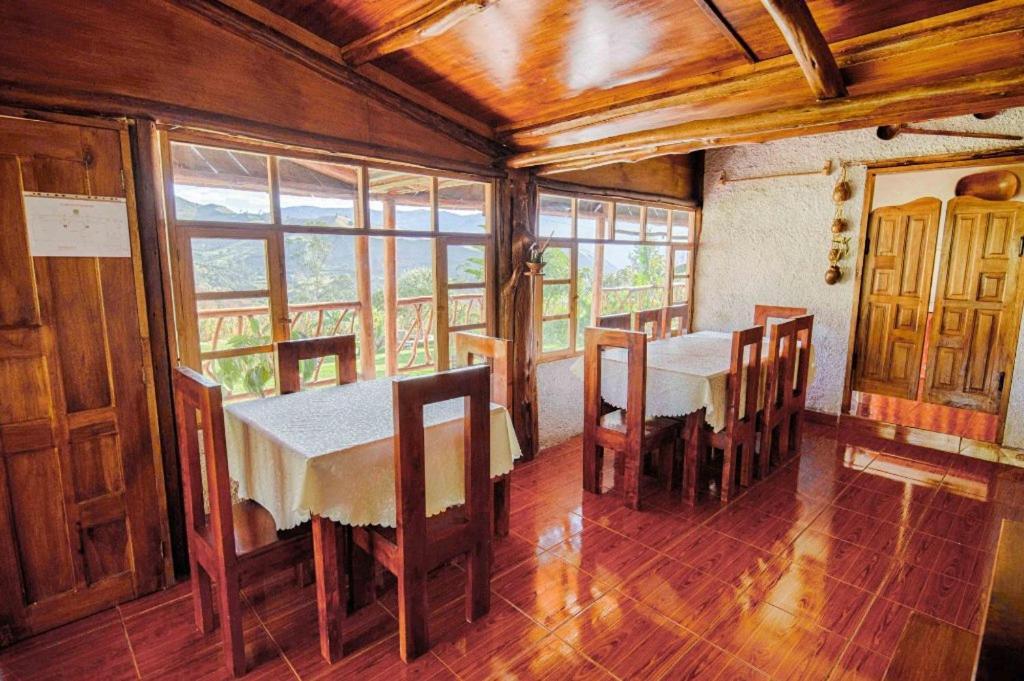 Hostal Taita Cristobal Isinlivi Exterior foto