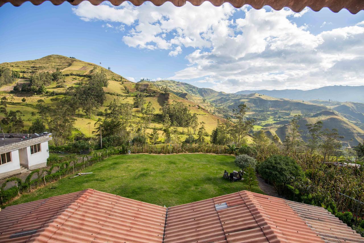 Hostal Taita Cristobal Isinlivi Exterior foto
